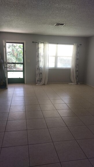 645 3rd Ave N Unit B, Safety Harbor, FL 34695