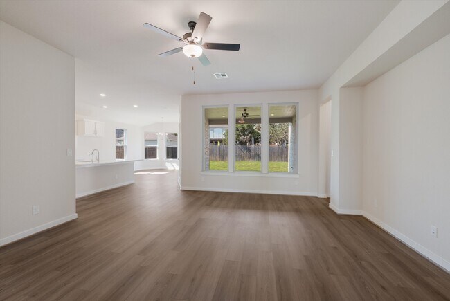 349 Vuelo St, New Braunfels, TX 78132 - photo 4