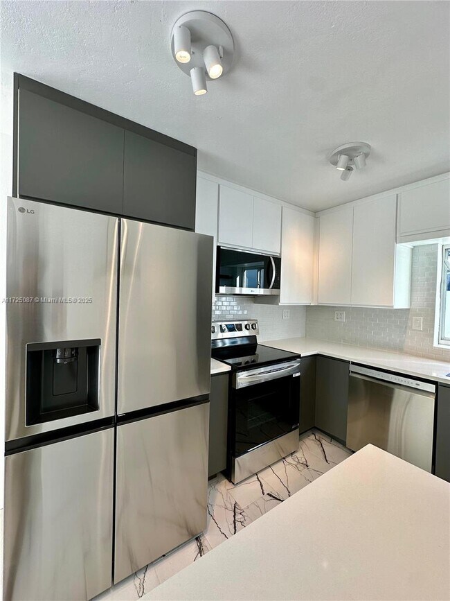 629 SW 4th St, Hallandale Beach, FL 33009 - photo 6