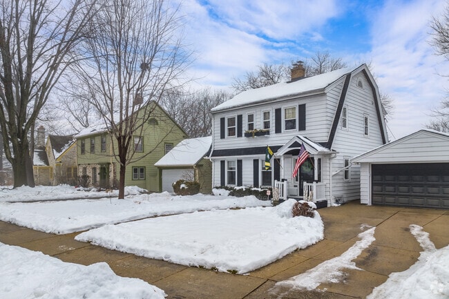 Colonial homes in the Valley Forge neighborhood.