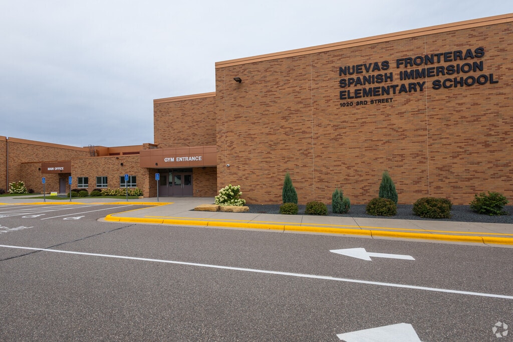 Nuevas Fronteras provides education in the neighborhood of 
St. Paul Park