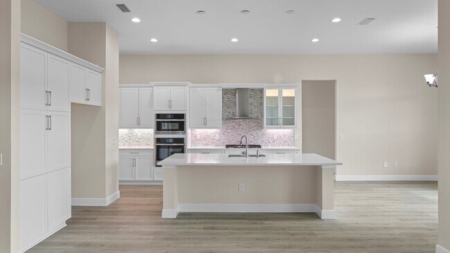 4508 Mondrian Ct, Sarasota, FL 34240 - photo 4