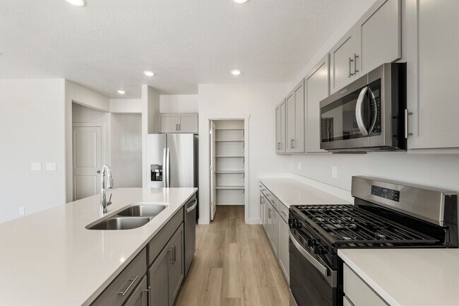 3163 W 3450 S, West Haven, UT 84401 - photo 4