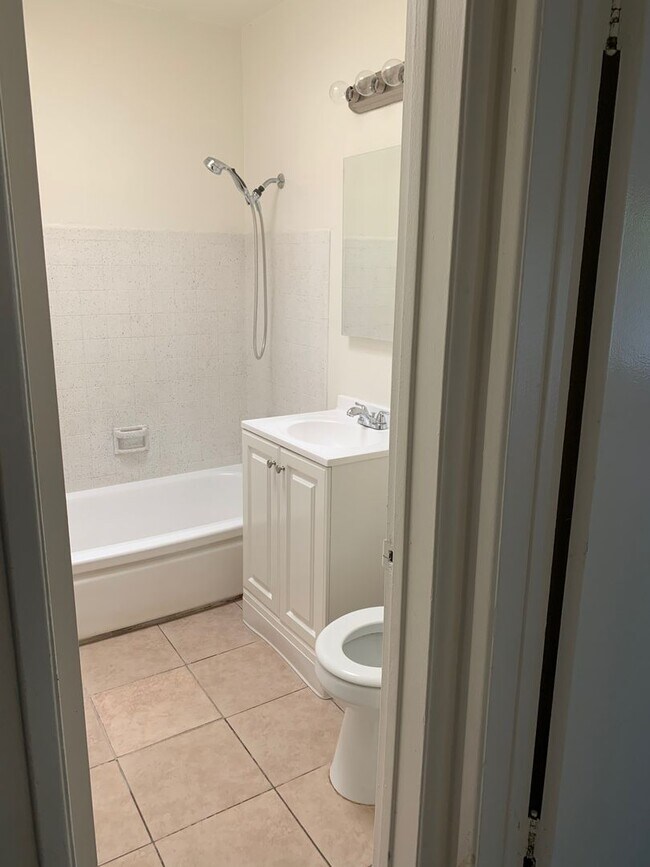 Harbor Apartments, Long Beach, CA 90810 - photo 7