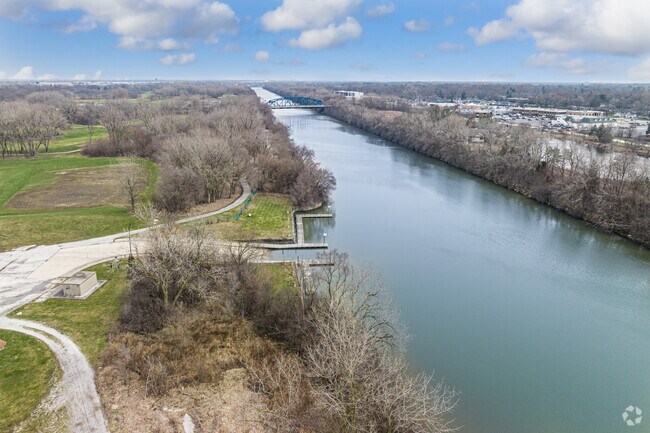 Residents can enjoy the Village of Worth boat launch ramp and waterside trail.