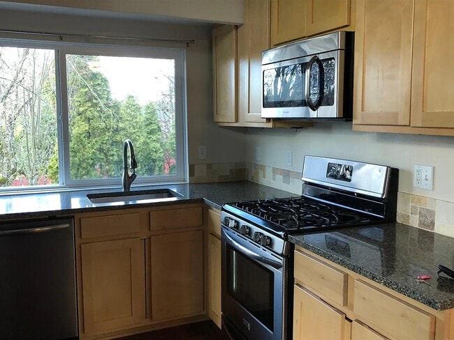 6107 SW 163rd Place, Beaverton, OR 97007 - photo 6