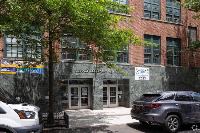 Lenox Hill's Eleanor Roosevelt High School: Empowering students to succeed.