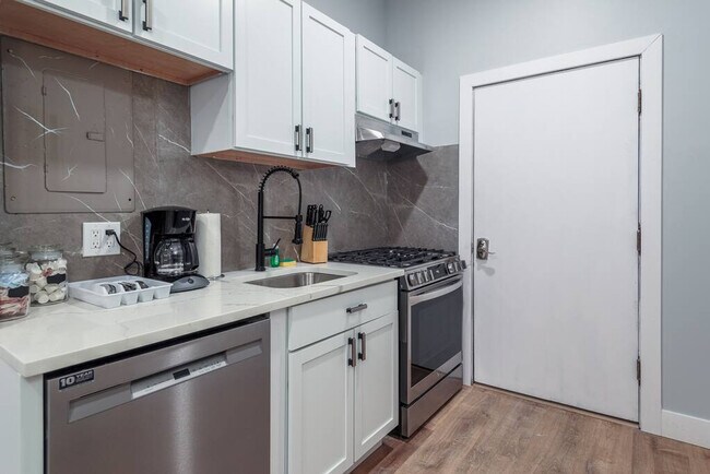 1556 N La Salle Dr unit FL2-ID1031479P, Chicago, IL 60610 - photo 7