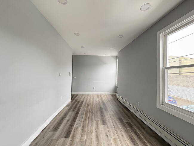 465 Ferry St 2