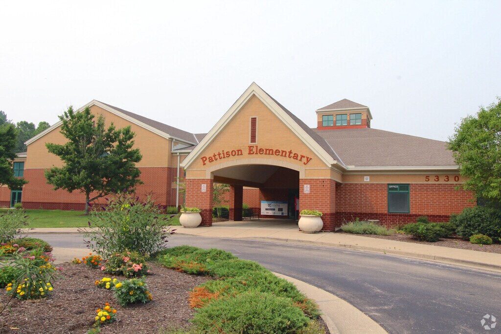 Pattison Elementary School front entrance in Outer Clermont County.