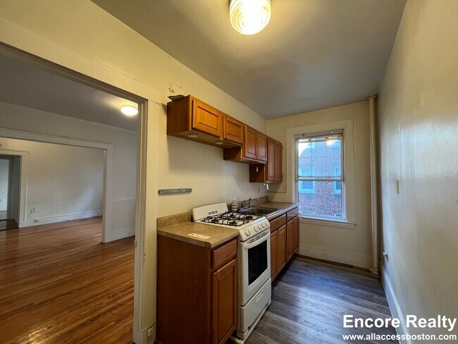 157 Summer St unit 6F, Somerville, MA 02143 - photo 7