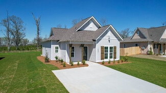 1021 Crossing Ct E, Valley, AL 36854