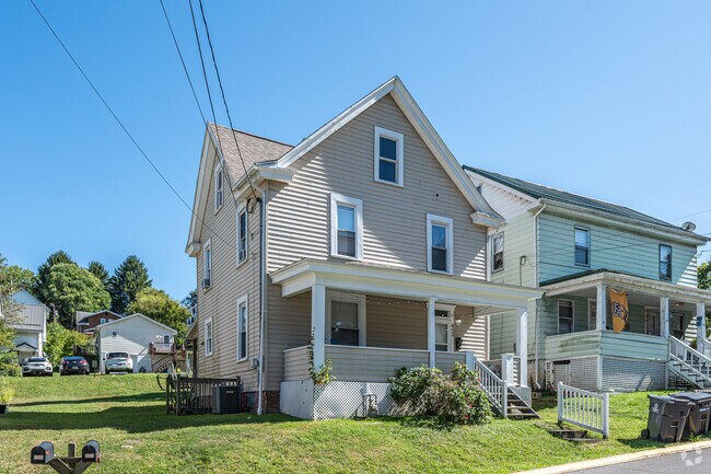 A four square home is a common style found on the streets of Wiles Hill-Highland Park.