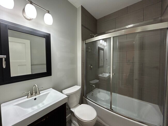 2733 N Campbell Ave unit 1R, Chicago, IL 60647 - photo 7