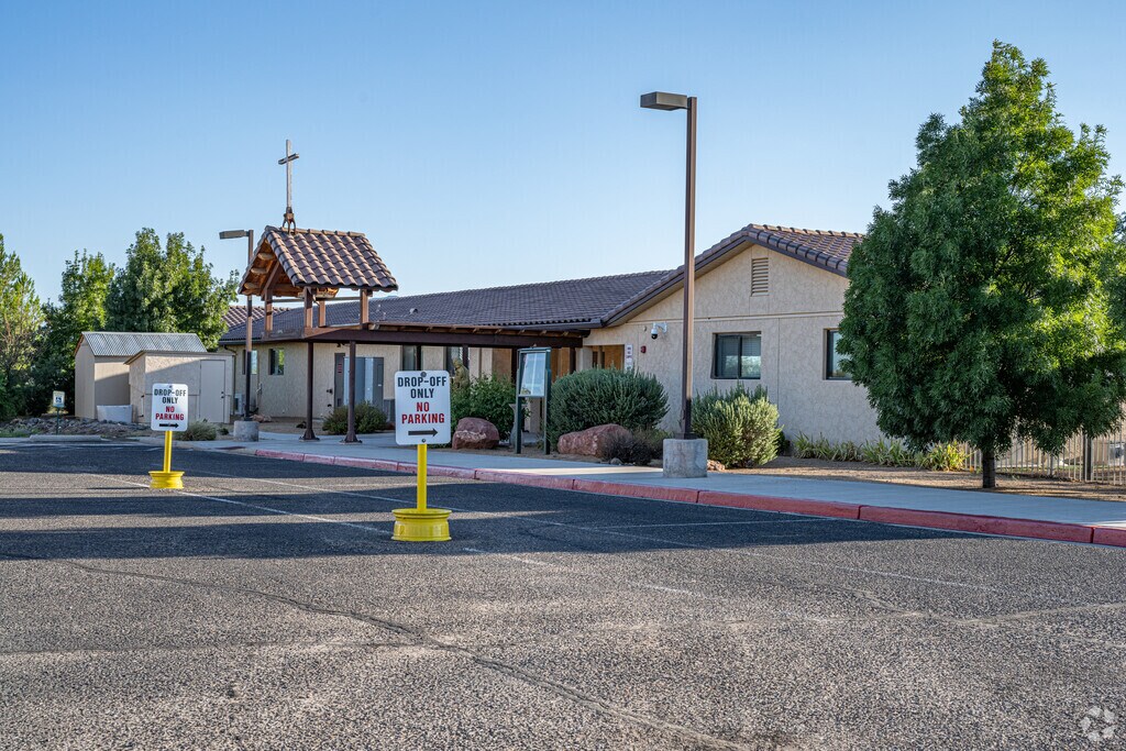 Parents who prefer private schools can send their kids to Immaculate Conception Catholic School.