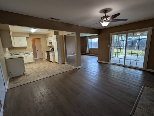 3022 W San Gabriel Ave, Fresno, CA 93722 - photo 6