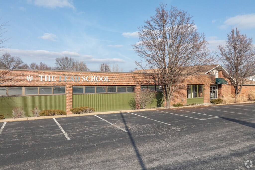 The Lead School offers it's resources to it's students year round.