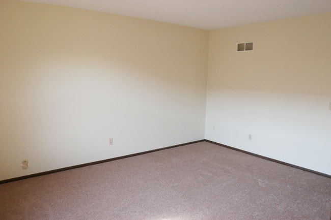 Perry Hills Colony, Canton, OH 44706 - photo 3