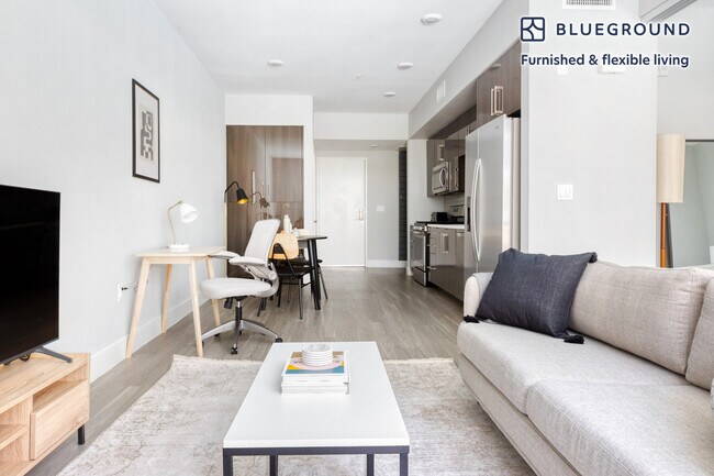 230 W 3rd St unit FL3-ID737, Long Beach, CA 90802 - photo 3