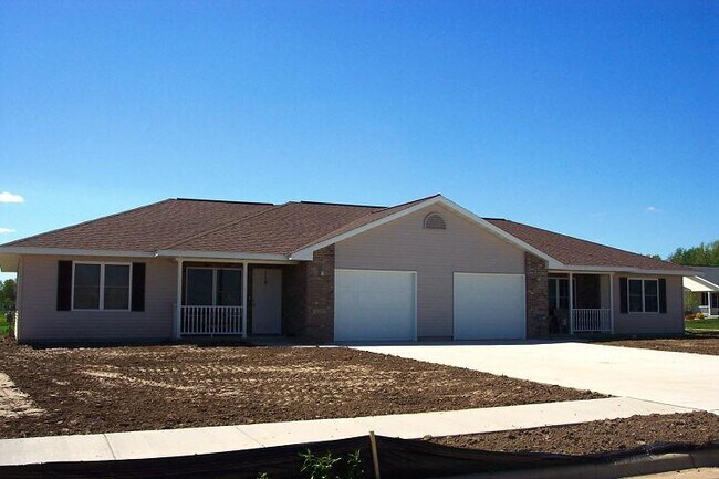 Tomah Property Management North, Tomah, WI 54660 - photo 2