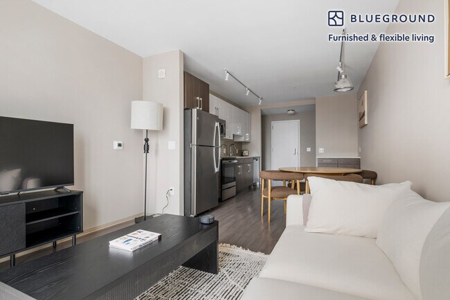 1 Nashua St unit FL21-ID1282, Boston, MA 02114 - photo 3