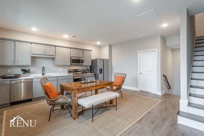 2374 E 18th St Place, Chattanooga, TN 37404 - photo 4