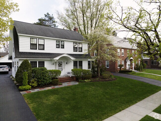 Colorful stone walkways and Dutch colonial homes can be found in Campus Area.