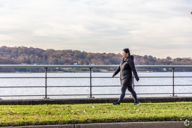 There are many beautiful places right on the water in Glenwood Landing.