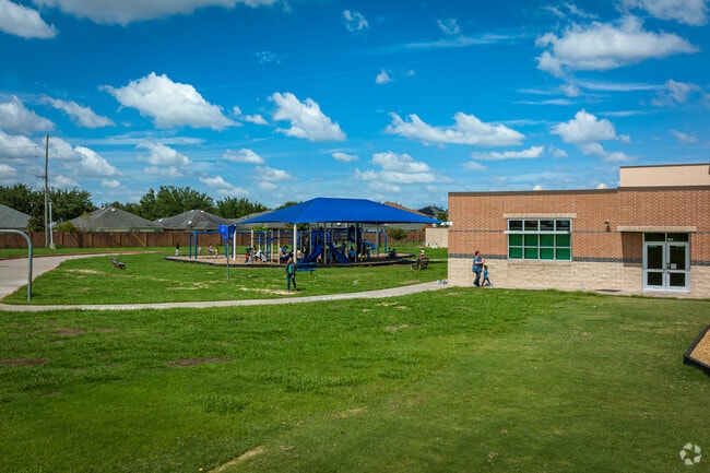 Glenn York Elementary School in Houston fosters a love for exploration and inspires young minds.