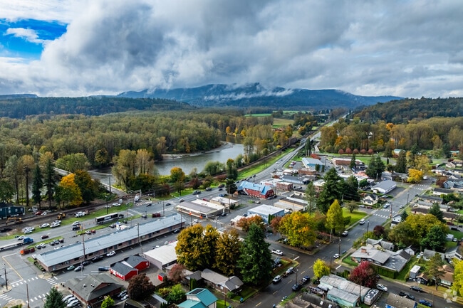 Sultan blends heritage, growth, and nature into a resilient, close-knit community.