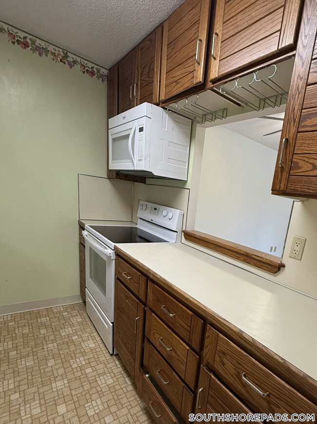200 Burkhall St Unit 103, Weymouth, MA 02190
