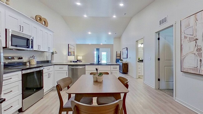 Arabella, Independence, MO 64057 - photo 3