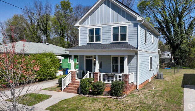 College Park is a neighborhood full of a variety of homes from the traditional to the modern.