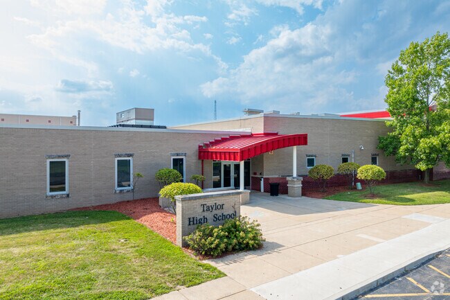 Taylor Middle School has a student-teacher ratio of 17 to 1.