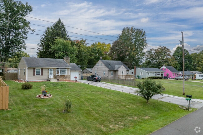 Homes neatly line the streets of Rolling Acres.