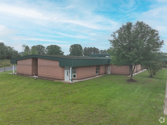 The student population of Mill Creek Middle School is 420 and the school serves grades 7-8.