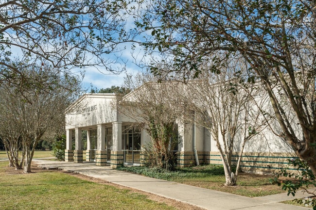 New Hope Lafayette has a community center in Debaillon Park that offers a range of programming.
