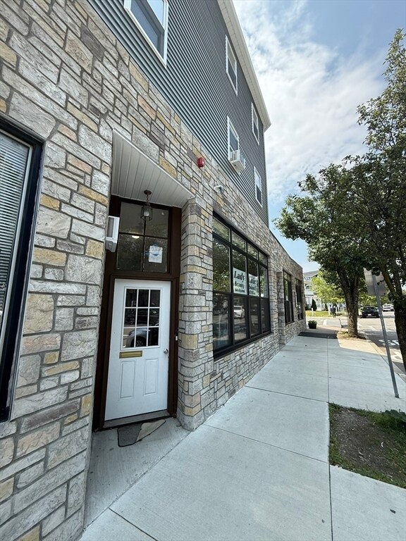 422 Salem St Unit 2B, Medford, MA 02155