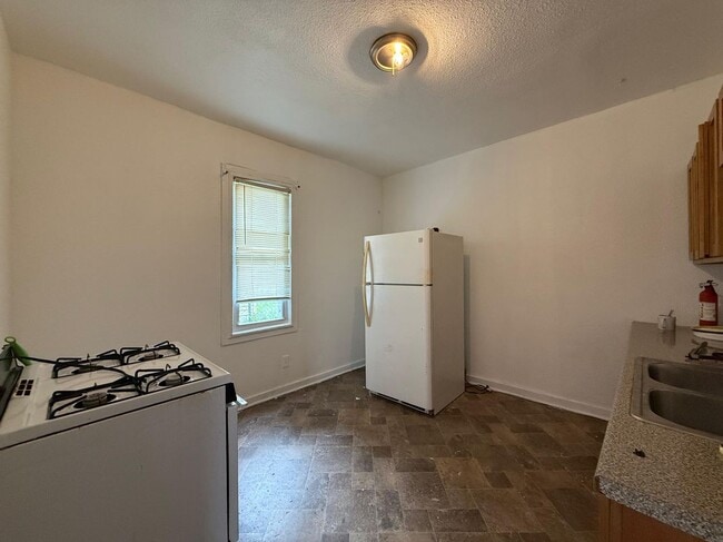 1208 City St, Utica, NY 13502 - photo 3