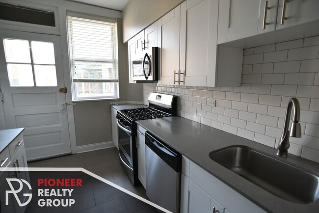 706 W Buckingham Place unit 700 West Grace 710-2, Chicago, IL 60657 - photo 7