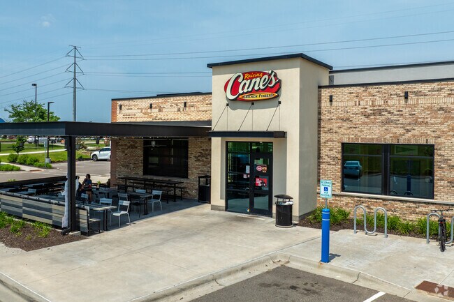 Willowstone is home to many national chain restaurants.