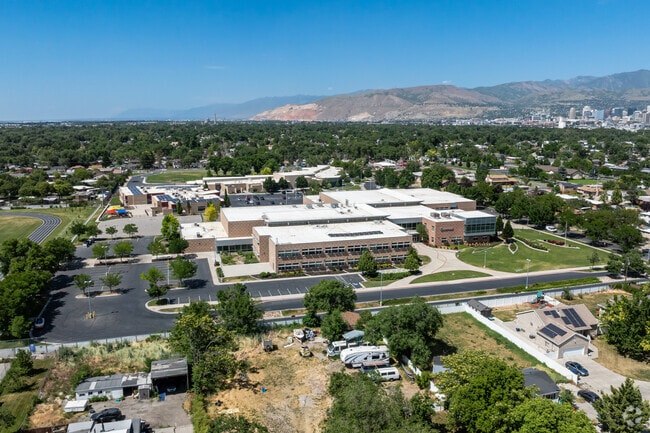 Glendale Middle School serves students from 6th to 8th grade.