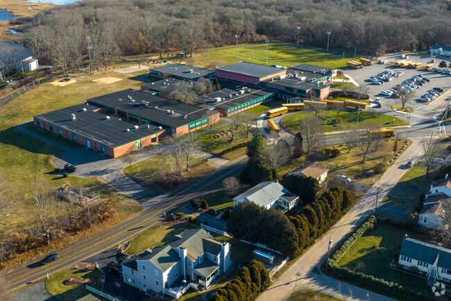 Narragansett Elementary School offers a student teacher ratio of 12 to 1.