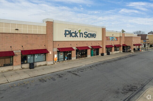 Pick 'n Save offers fresh produce and affordable groceries for Metcalf Park locals.