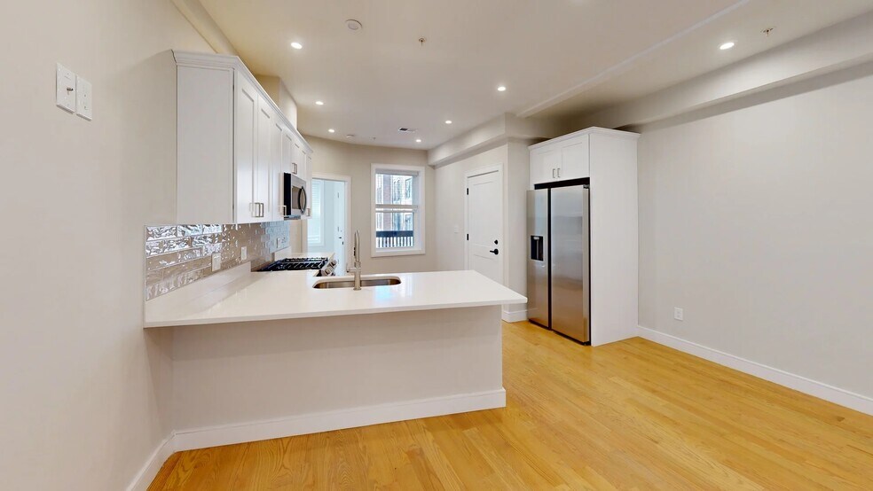 164 Allston St unit 4, Boston, MA 02134 - photo 1