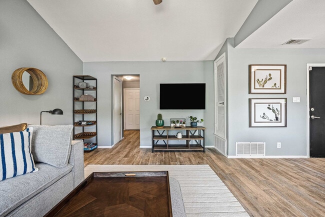 5909 Cherry Loop unit ID1292403P, Austin, TX 78745 - photo 2