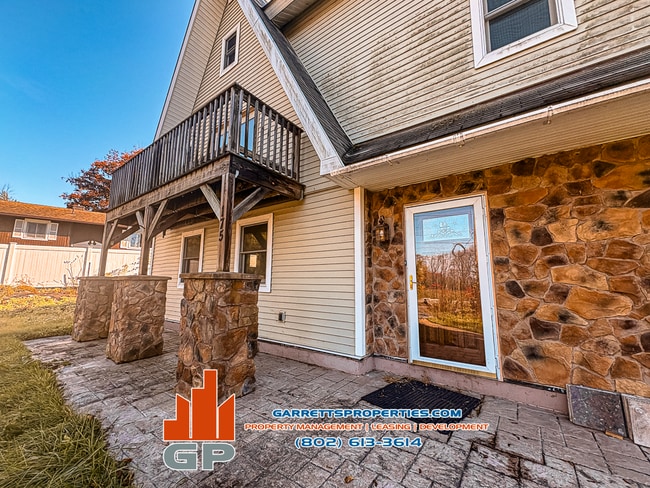 175 Palmer Ct, Shelburne, VT 05482 - photo 2