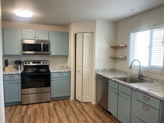 309 Lithia Ave, Talent, OR 97540