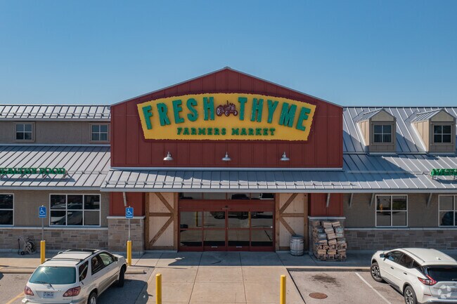Fresh Thyme provides fresh, organic and natural foods in Green Park.