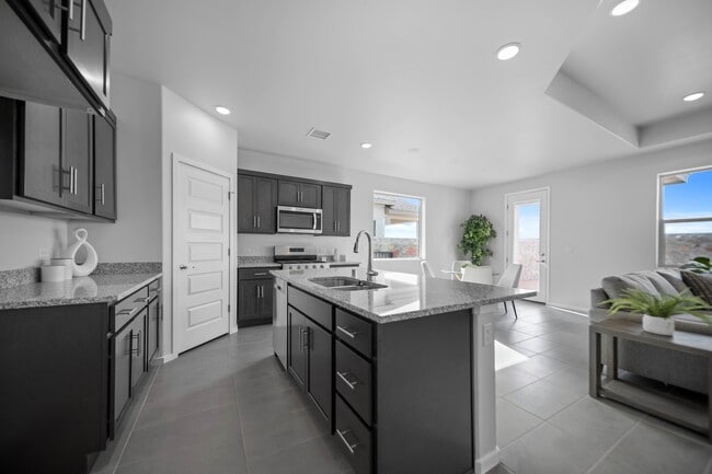 6057 Tin Hill St, Sunland Park, NM 88008 - photo 5